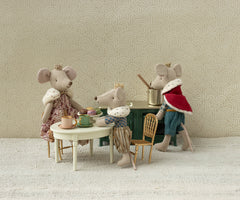 Big brother Prince mouse